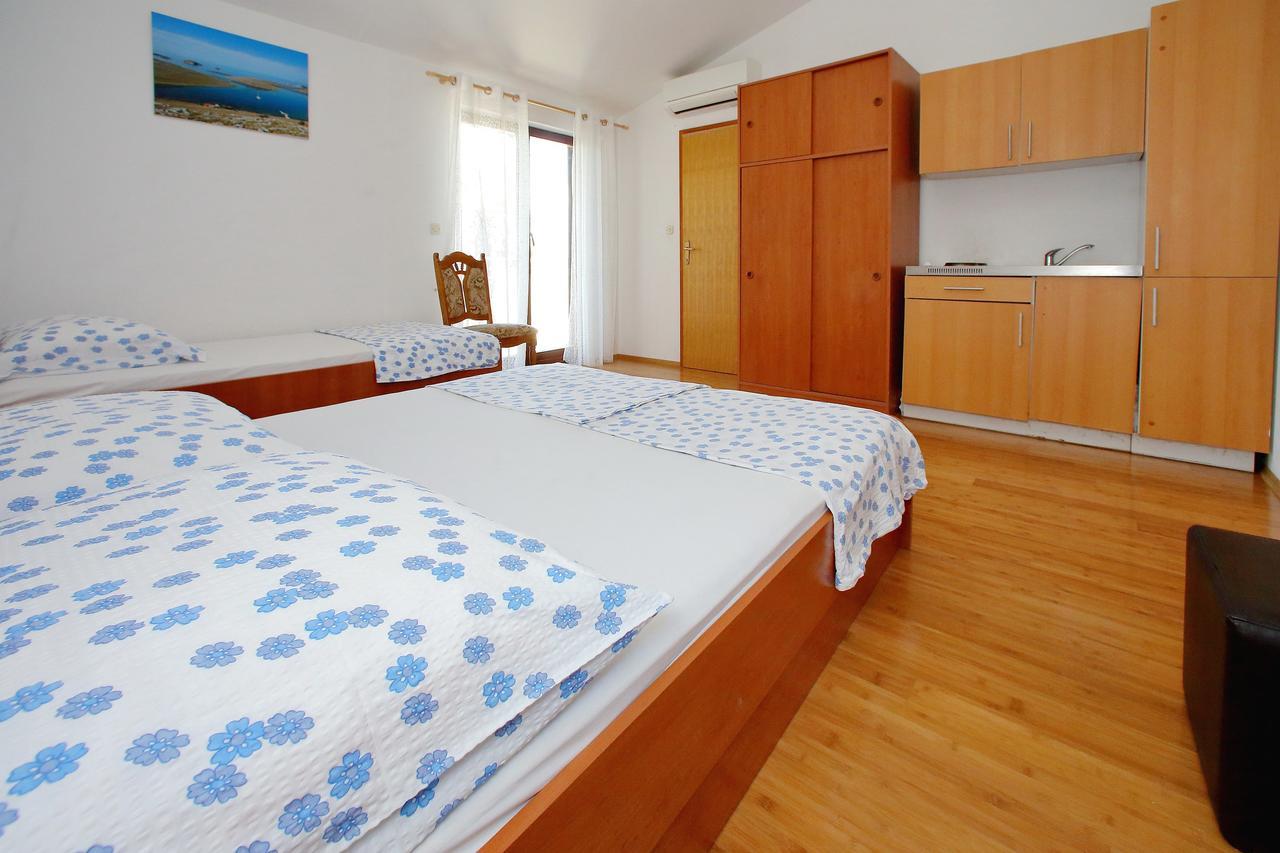 Hotel Pansion Marta Bibinje Zewnętrze zdjęcie