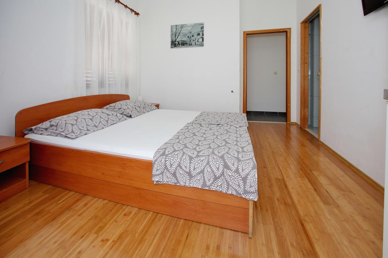 Hotel Pansion Marta Bibinje Zewnętrze zdjęcie